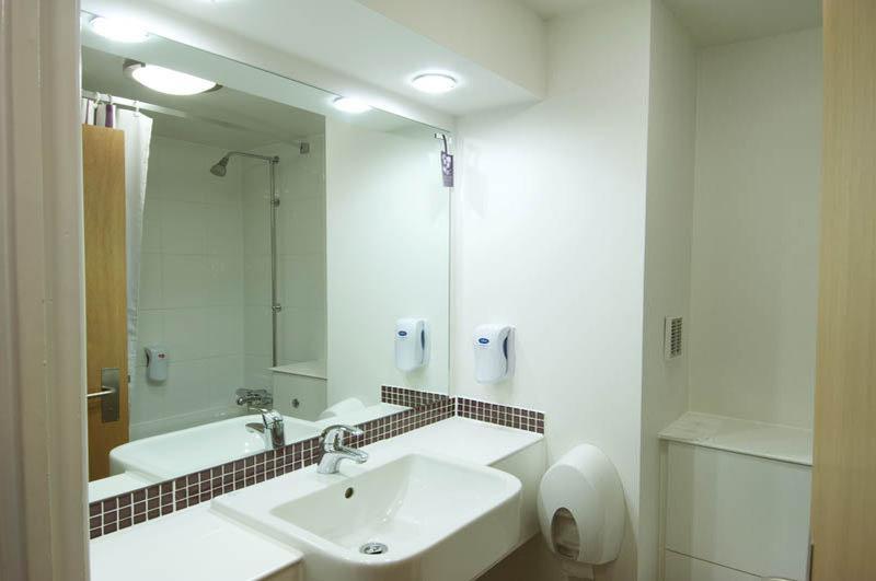 Premier Inn Bristol Filton Exteriör bild
