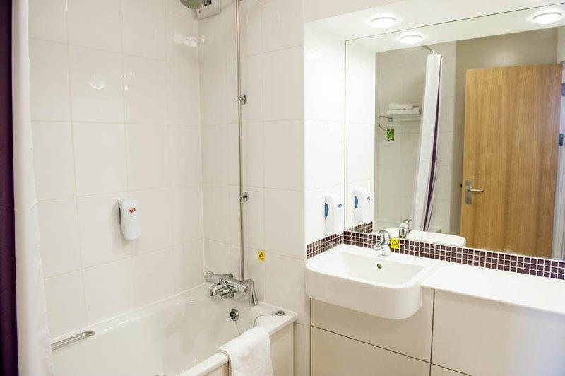 Premier Inn Bristol Filton Exteriör bild